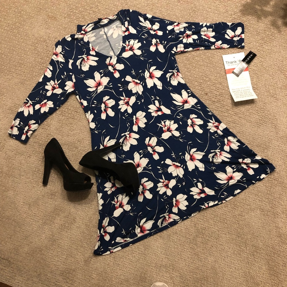 Madison Leigh | Floral Key Hole Neckline Dress, 8
